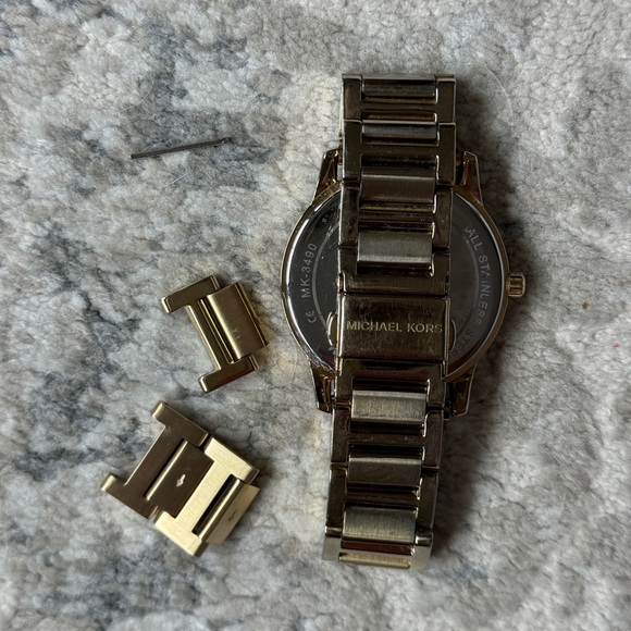 Michael Kors Women’s Gold Tone Hartman MK3490 Watch - Picture 4 of 9